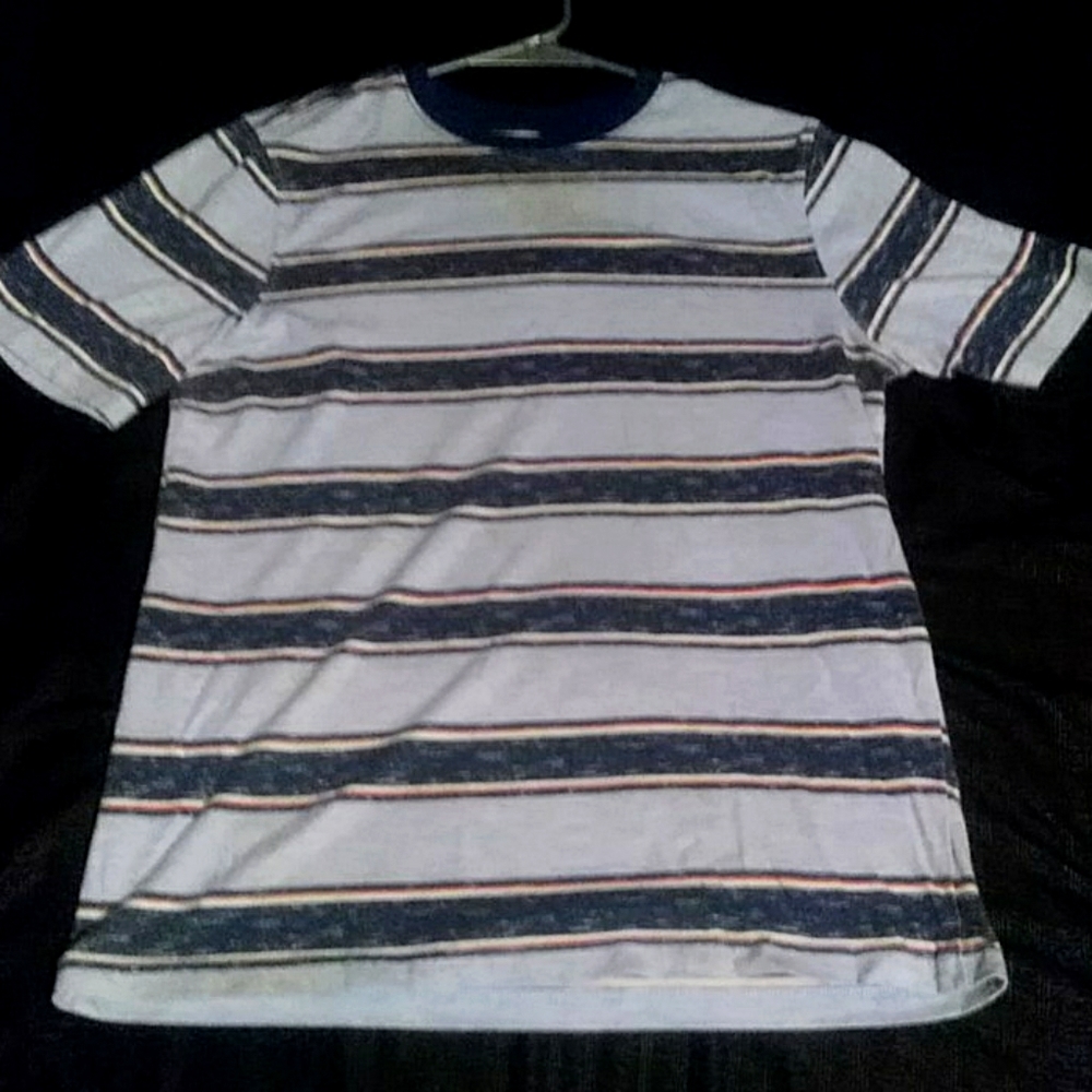 Light blue, navy, white/red T-shirt
